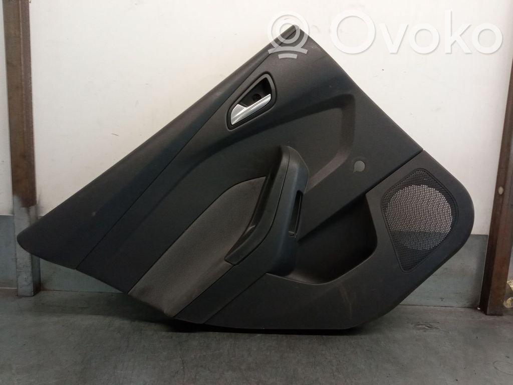 Ford Focus Moldura del tarjetero de la puerta trasera 