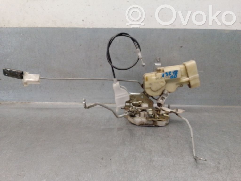 Toyota Yaris Etuoven lukko 