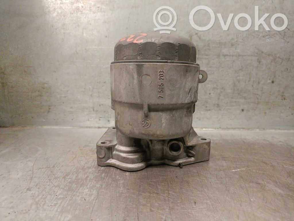 BMW 3 E46 Oil filter mounting bracket 