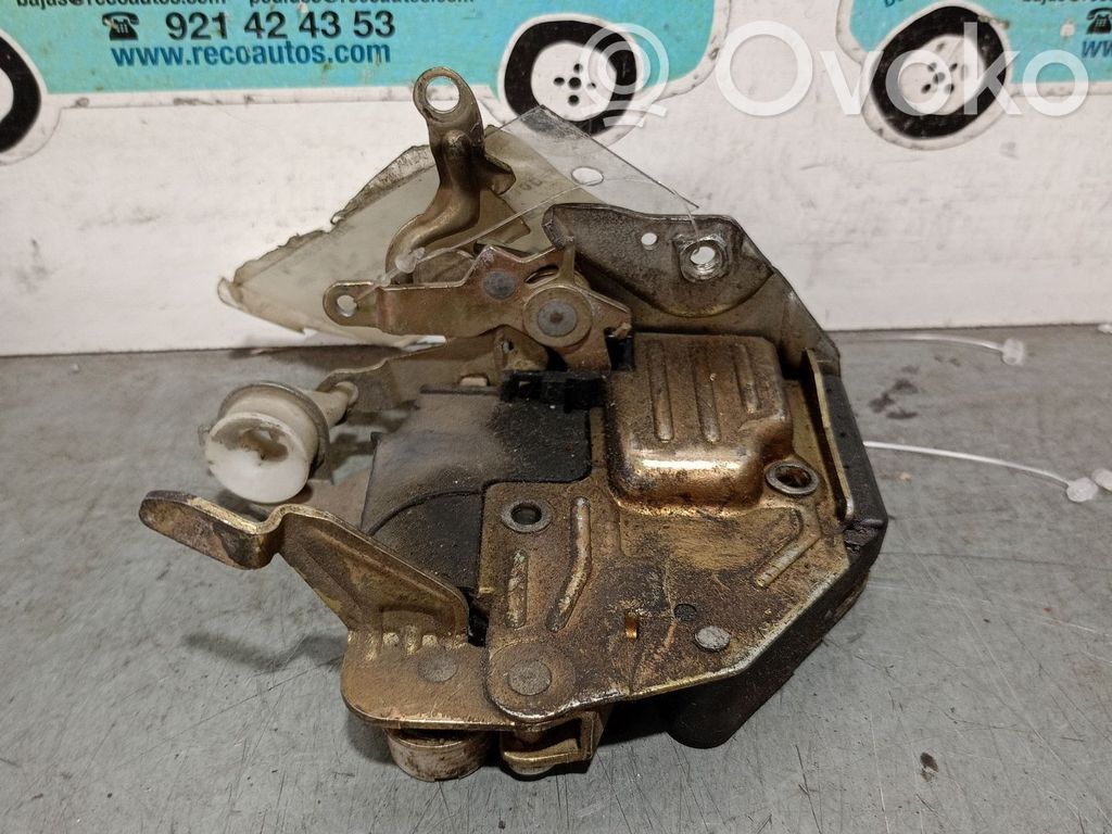 Mercedes-Benz E W124 Front door lock 