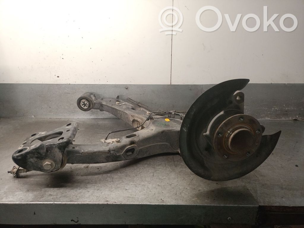 Opel Vivaro Olka-akselin laakeripesä 