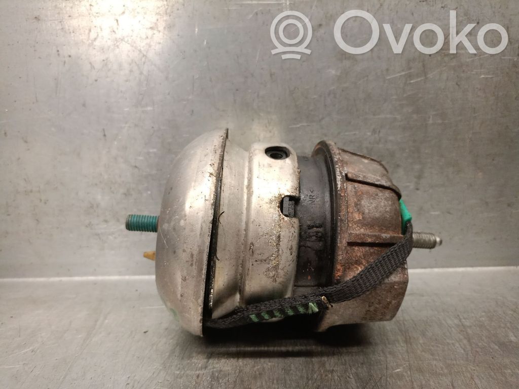 Engine mount bracket   4R836A003CA,XR82892
