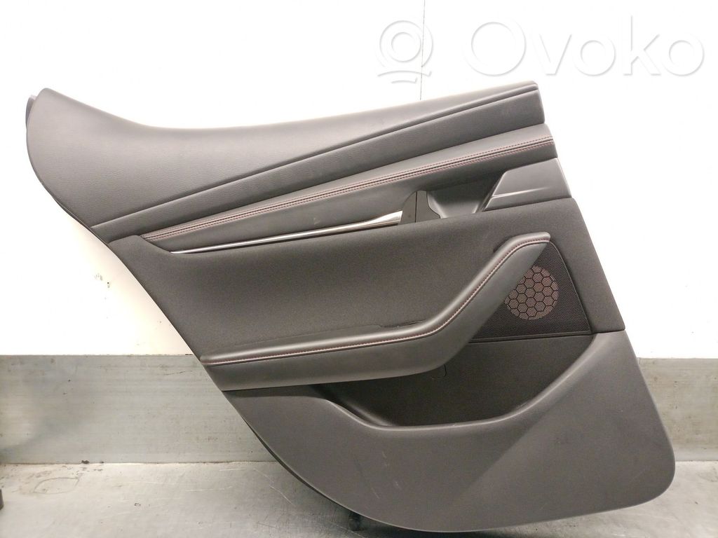 Mazda 3 Moldura del tarjetero de la puerta trasera 