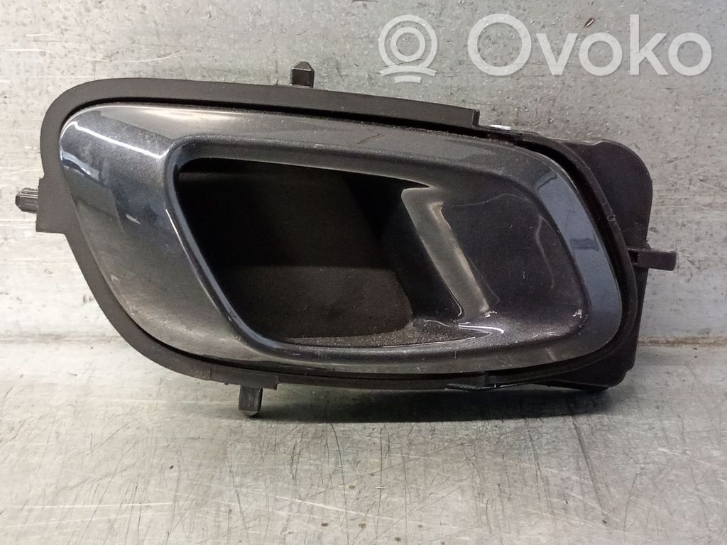 Hyundai Bayon Rankenėlė atidarymo vidinė 