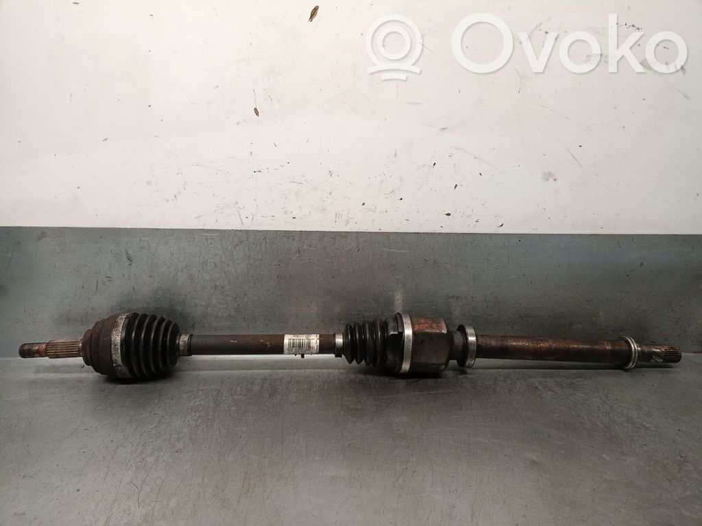 Etuvetoakseli   8200499586,8200618111