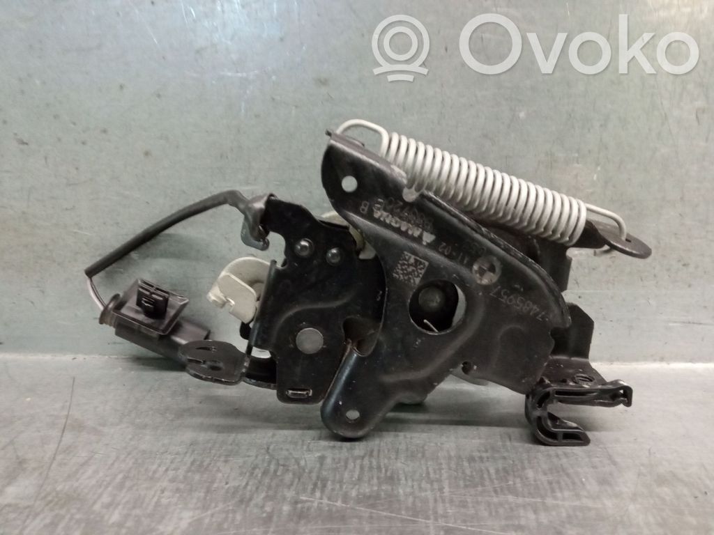 BMW X6 M Tie down hook / loop 