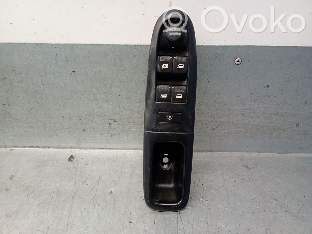 Peugeot 406 Electric window control switch 