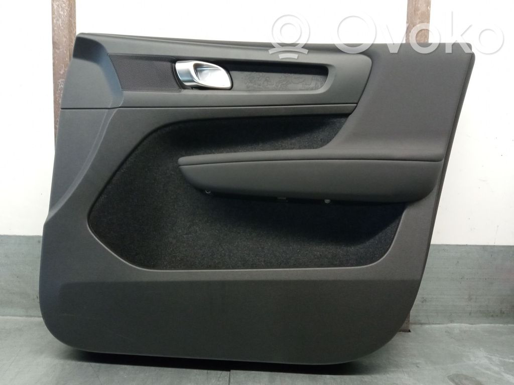 Volvo XC40 Etuoven verhoilu 