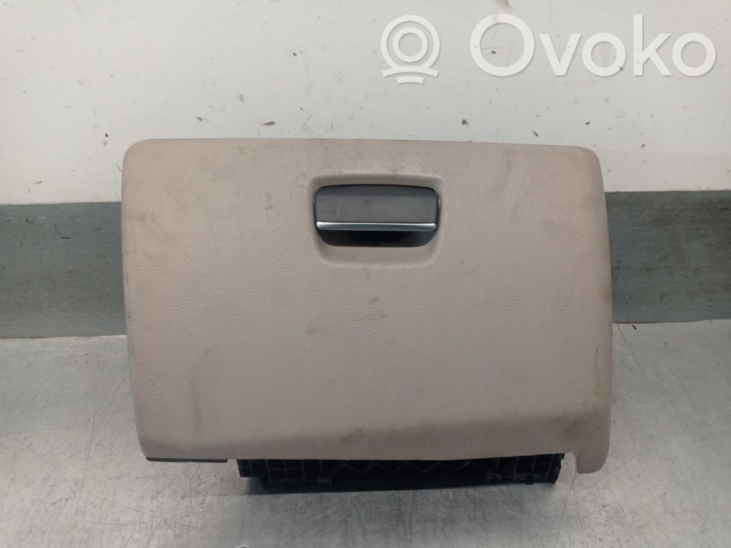 BMW 1 E81 E87 Glove box 