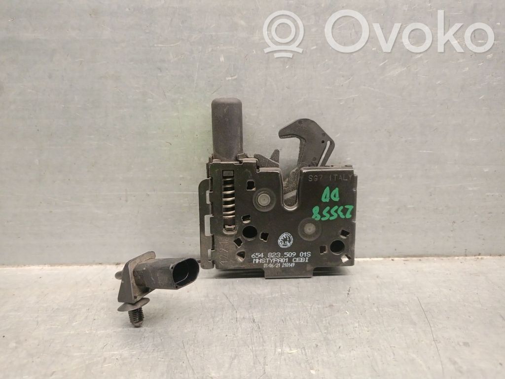 Skoda Scala Tie down hook / loop 