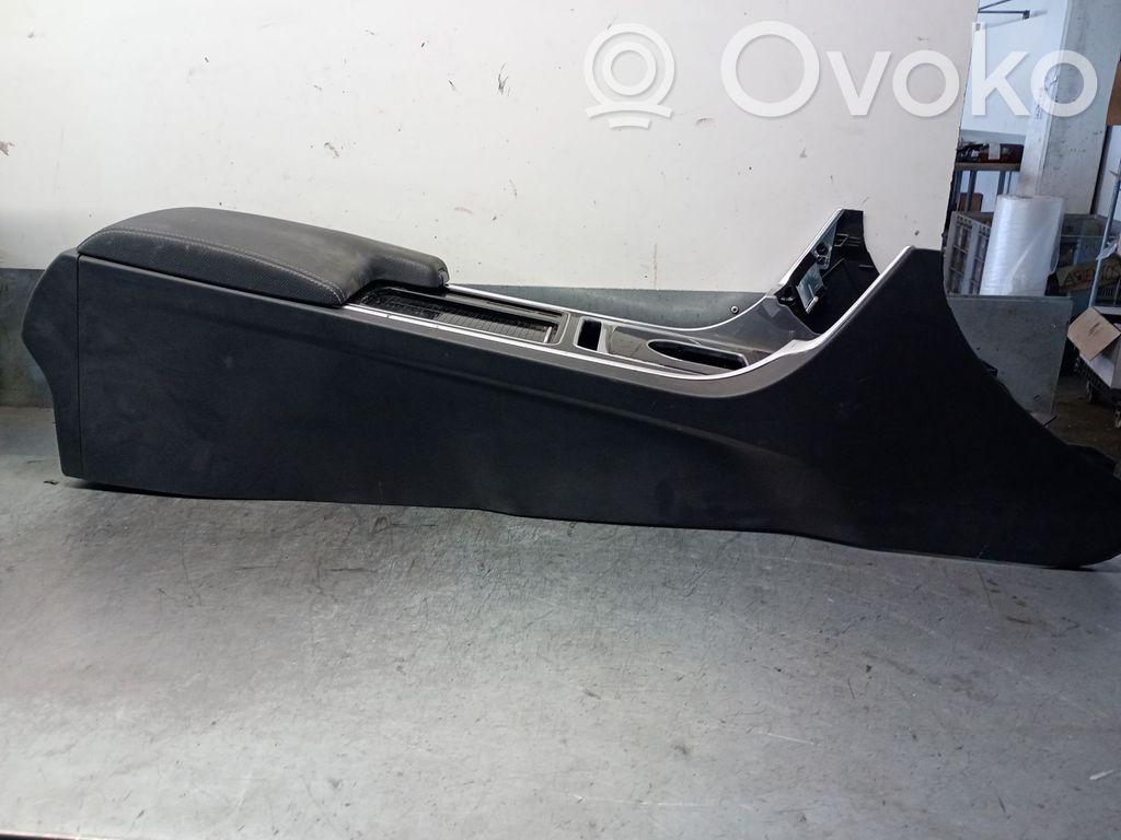 Jaguar XE Center console 