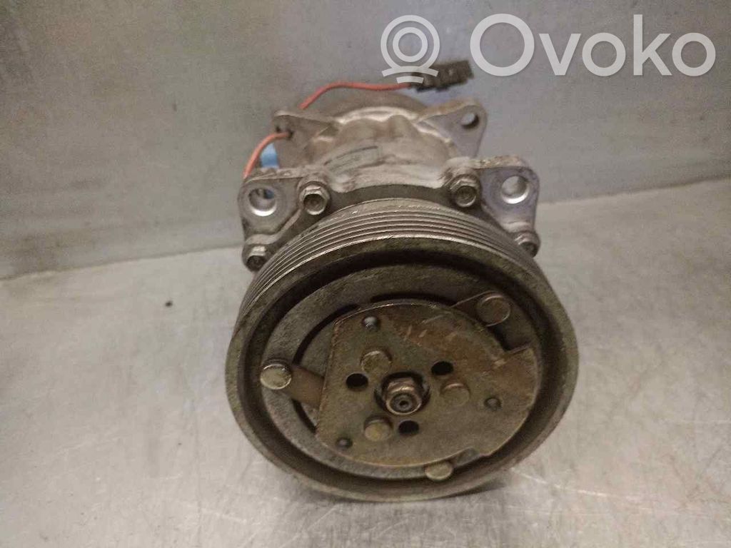 Renault 19 Air conditioning (A/C) compressor (pump) 