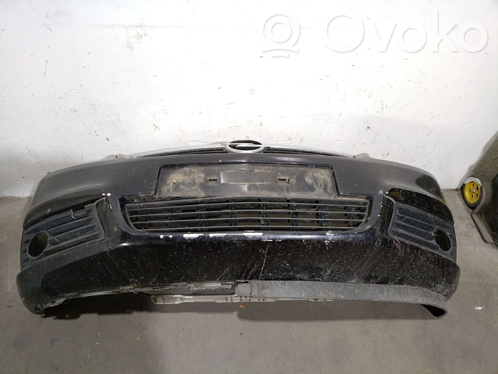 Opel Zafira B Zderzak przedni 