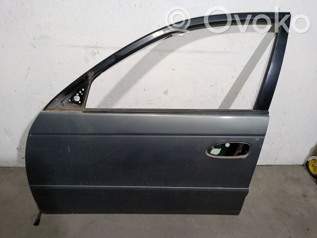 Toyota Avensis T220 Drzwi przednie 