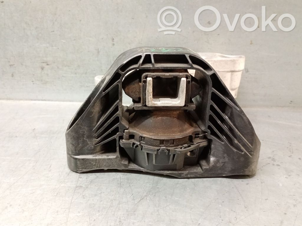 Renault Clio IV Engine mount bracket 