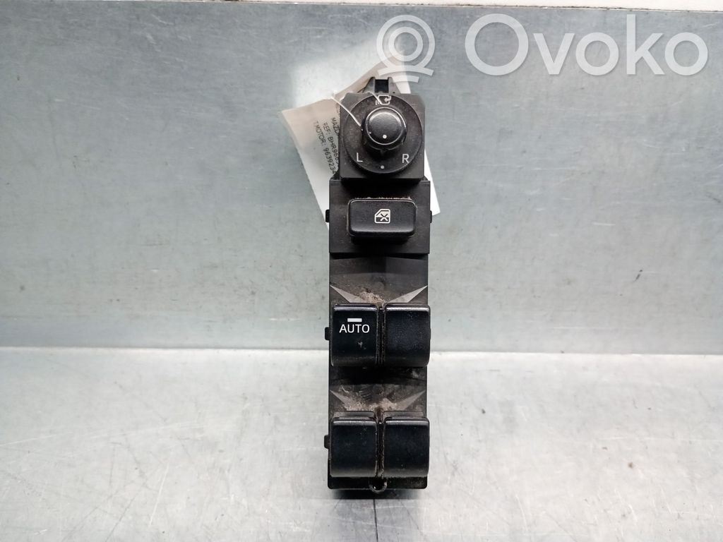 Mazda 3 III Electric window control switch 