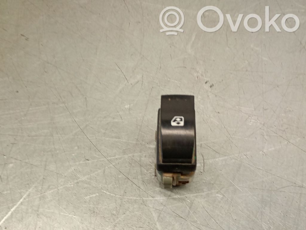 Opel Vivaro Electric window control switch 