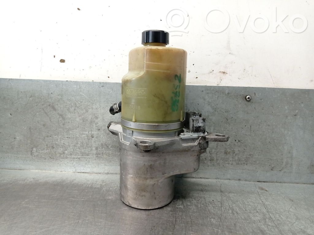 Ford Focus Ohjaustehostimen pumppu 