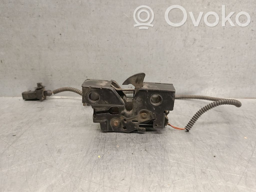 Seat Leon (5F) Tie down hook / loop 