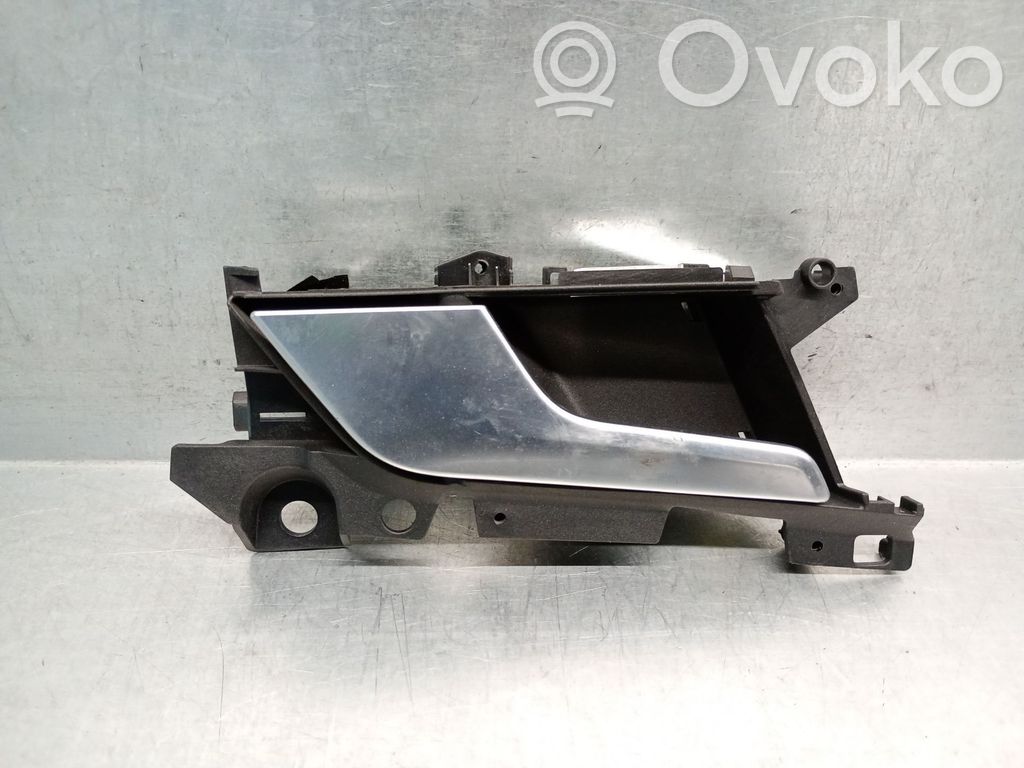 Manecilla interna puerta delantera   8W6837019A,8W6837019A