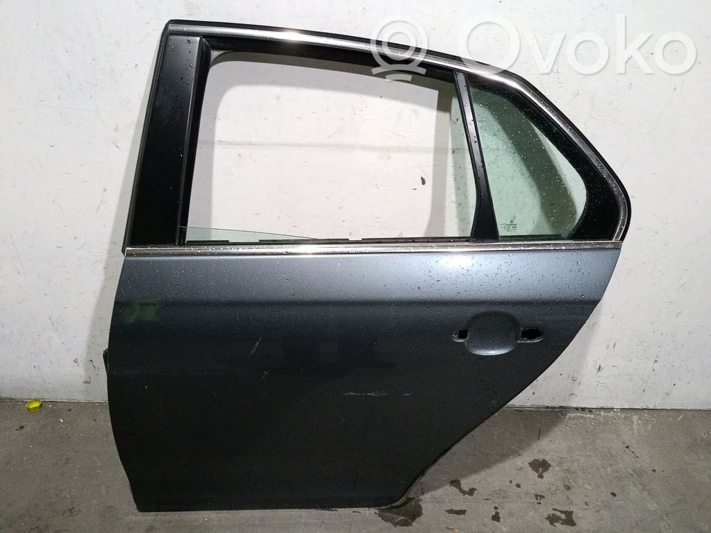 Volkswagen Jetta V Puerta trasera 