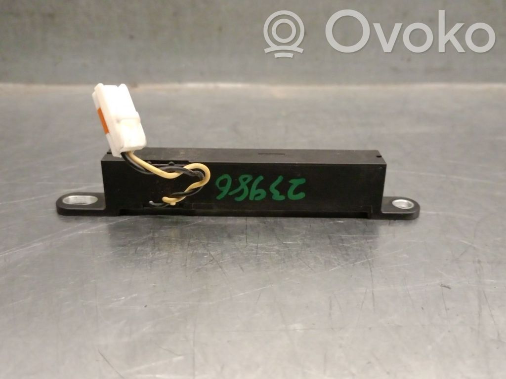 Mazda CX-7 Radio antenna 