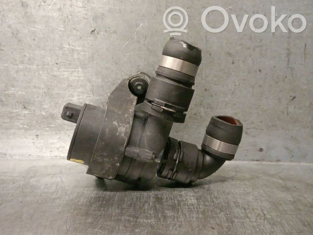BMW 7 E65 E66 Vesipumppu 