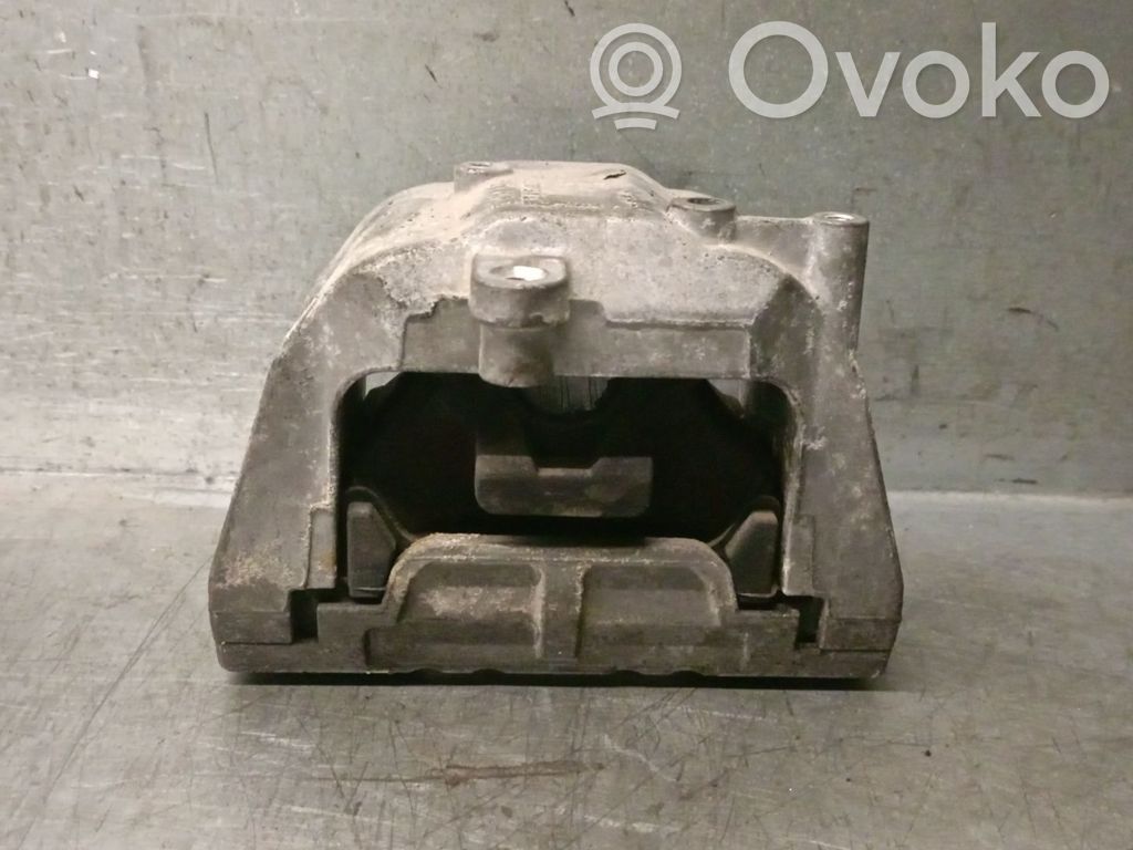 Volkswagen Golf SportWagen Engine mount bracket 