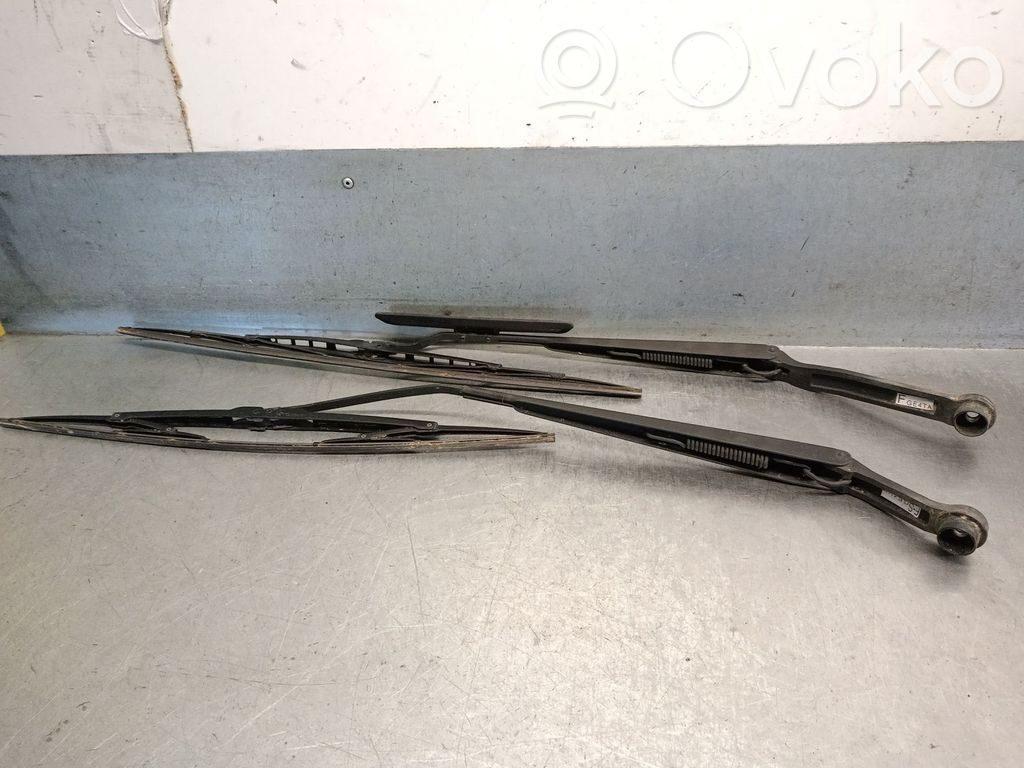 Mazda 626 Ramię wycieraczki szyby przedniej / czołowej 
