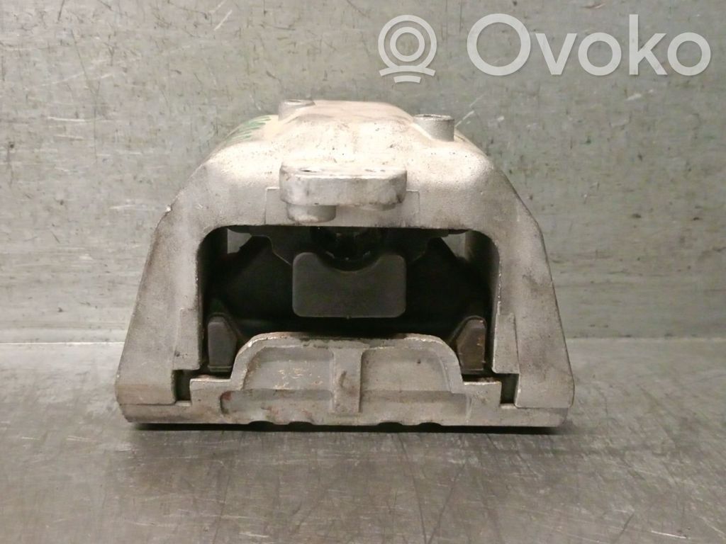 Volkswagen Golf SportWagen Engine mount bracket 