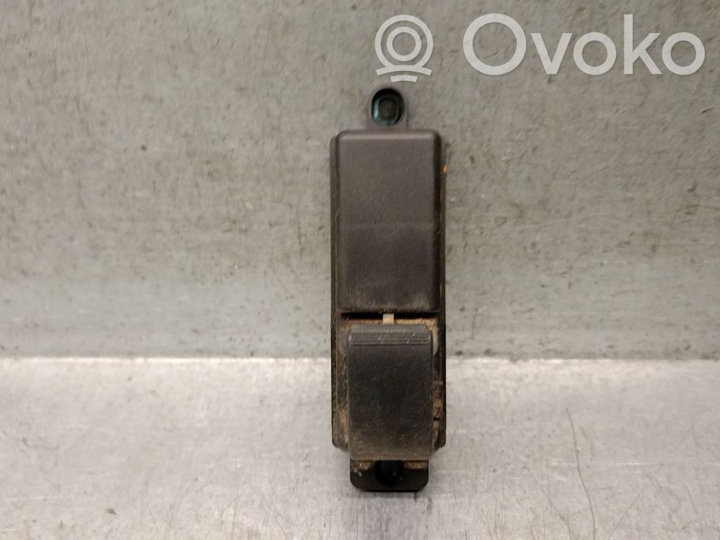Interrupteur commade lève-vitre   D65166370,D65166370