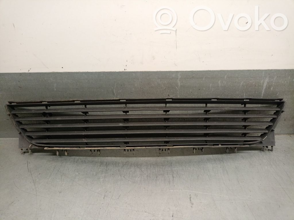 Opel Combo C Grill / Wlot powietrza błotnika przedniego 
