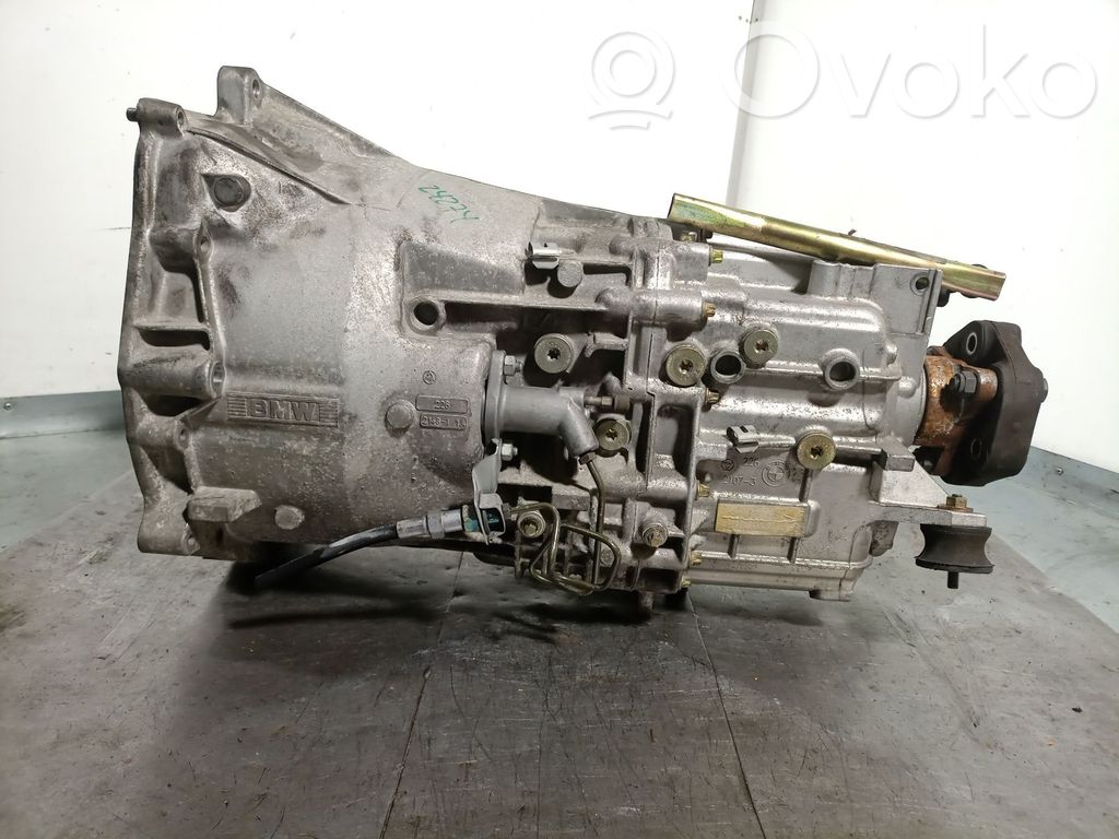 BMW 3 E46 Mechaninė 5 pavarų dėžė 