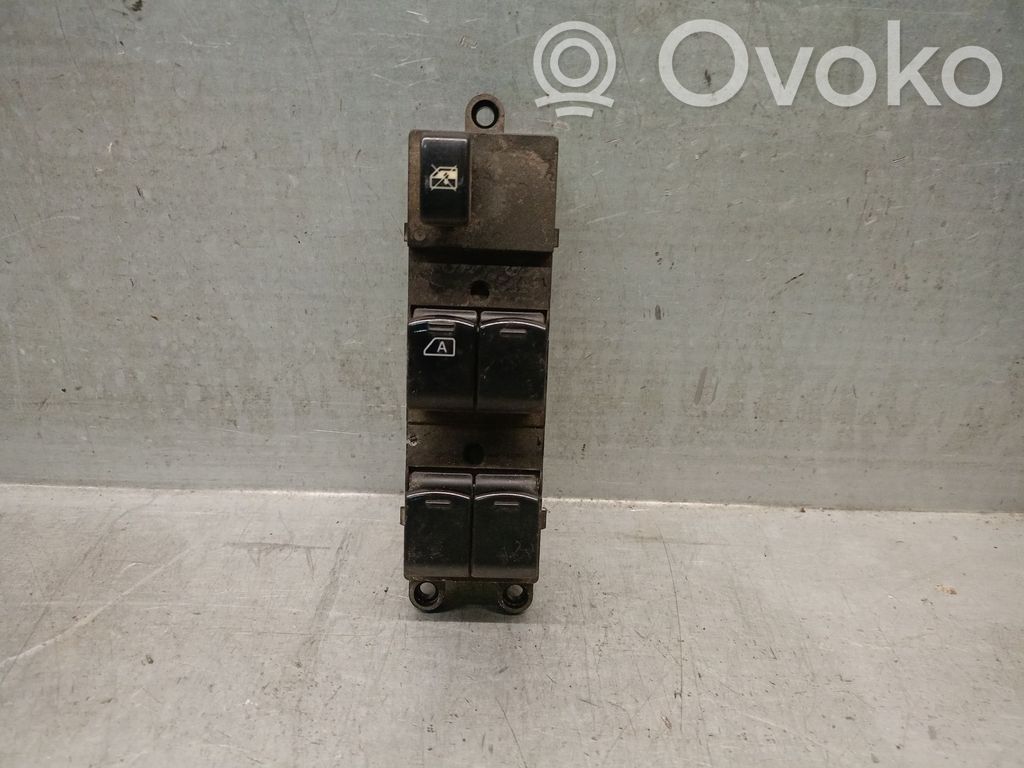 Nissan Note (E11) Electric window control switch 