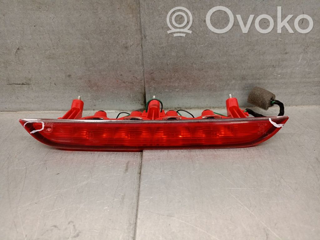 KIA Rio Third/center stoplight 
