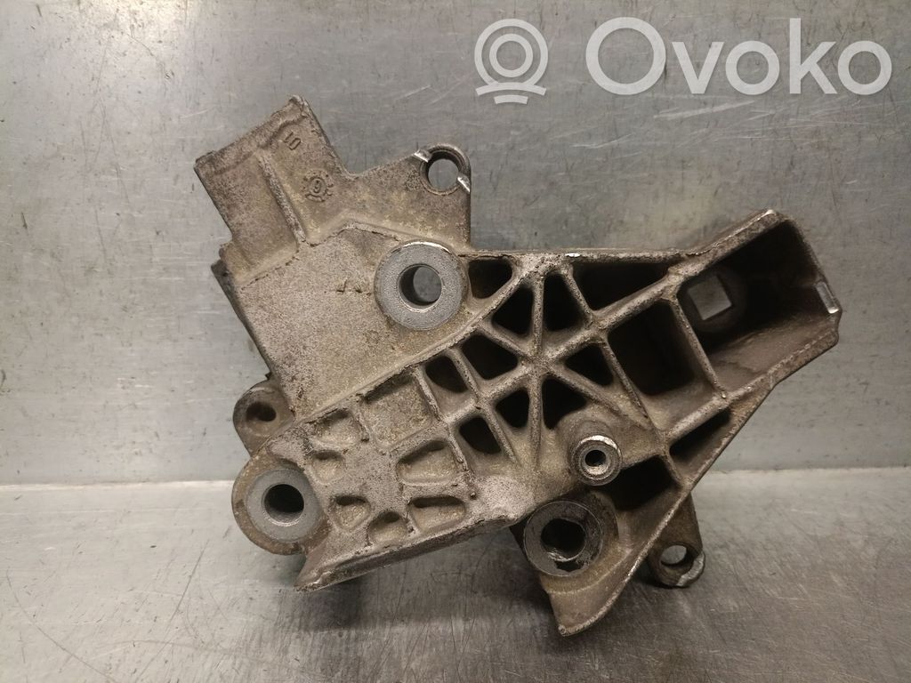 Renault Kangoo I Engine mount bracket 