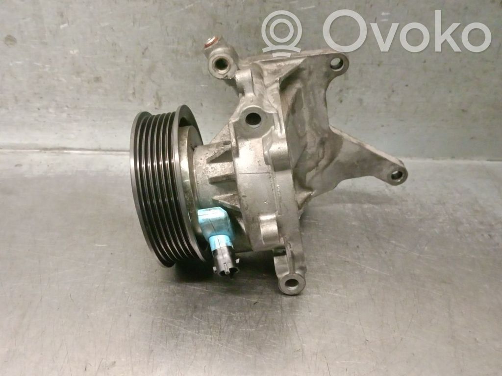 Opel Astra J Vesipumppu 