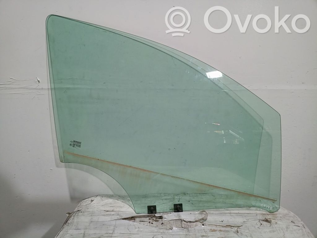 Renault Captur Front door window glass four-door 