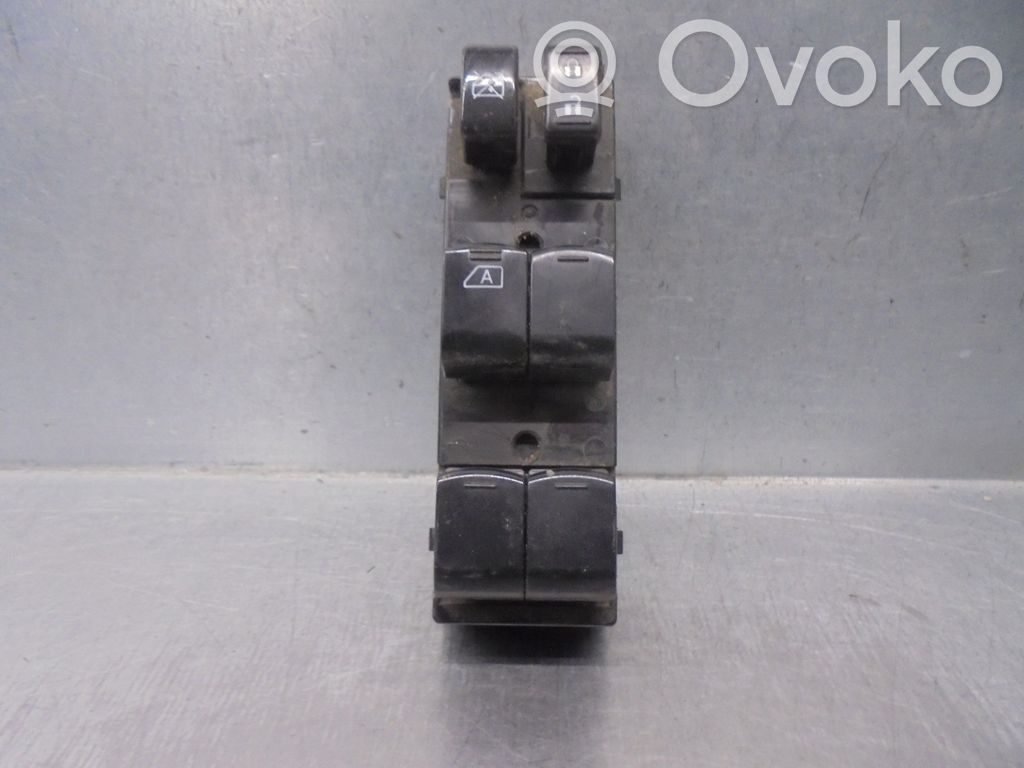 Electric window control switch   83071FJ031