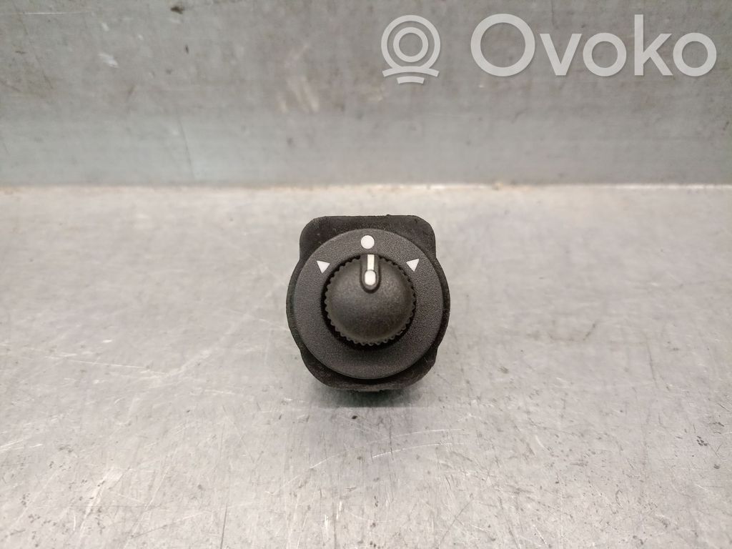 Fiat 500L Interruptor del espejo lateral 