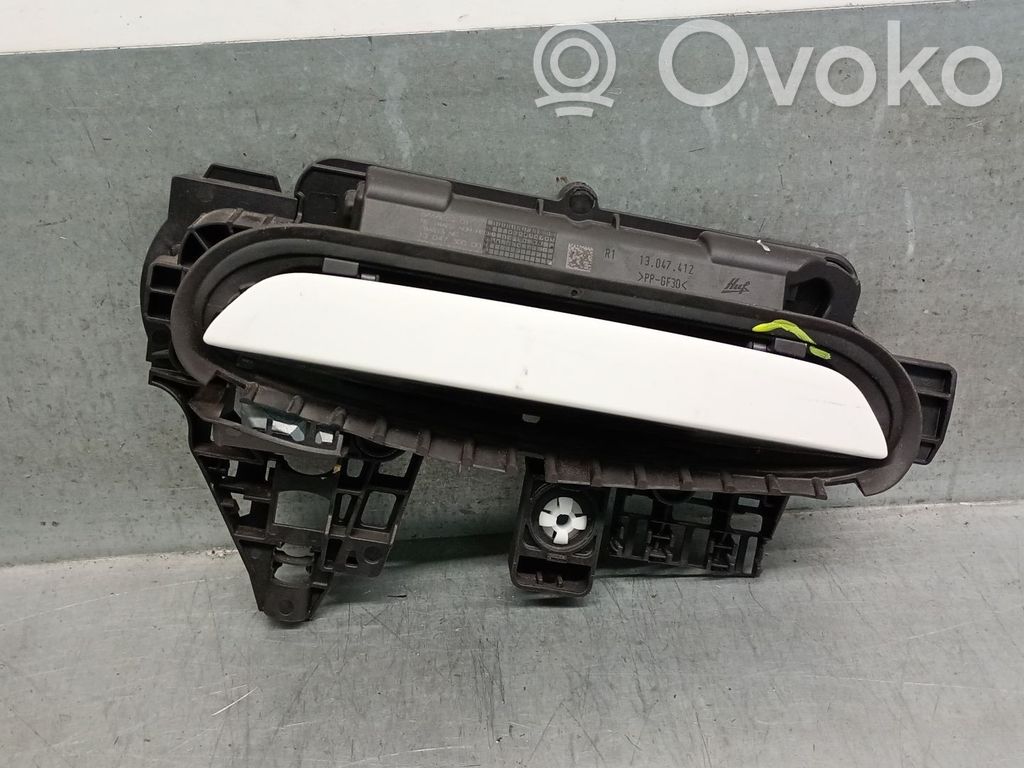 Manecilla externa puerta trasera   51215A68EC2,51215A68EC2