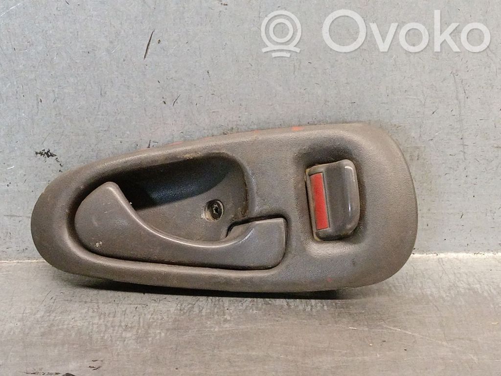 Mitsubishi L200 Manecilla interna puerta delantera 