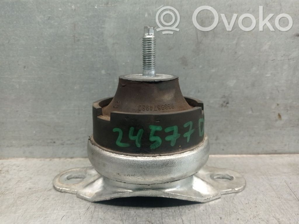 Peugeot 407 Engine mount bracket 