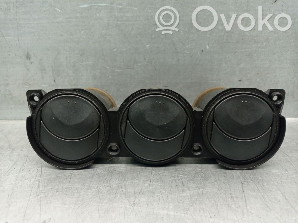 Mazda 6 Centrinės oro grotelės 