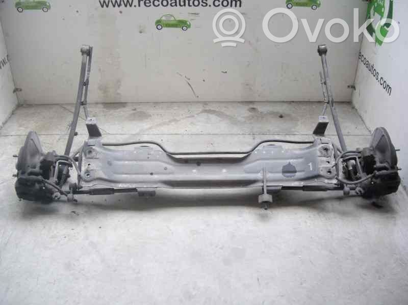 KIA Carens I Eje trasero con reductor 