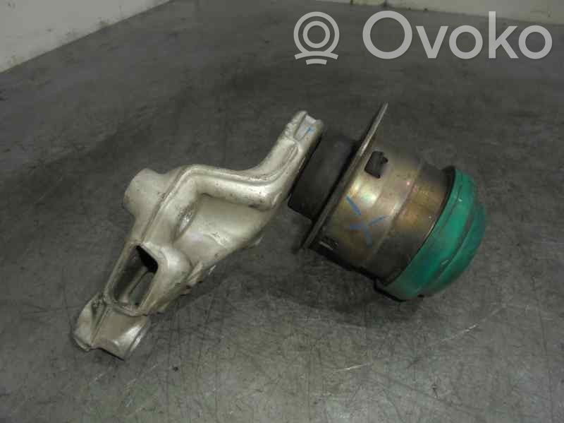 Citroen C5 Engine mount bracket 