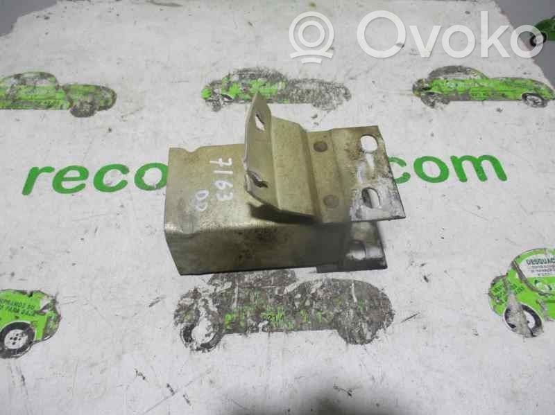 Land Rover Discovery Etupuskurin kannake