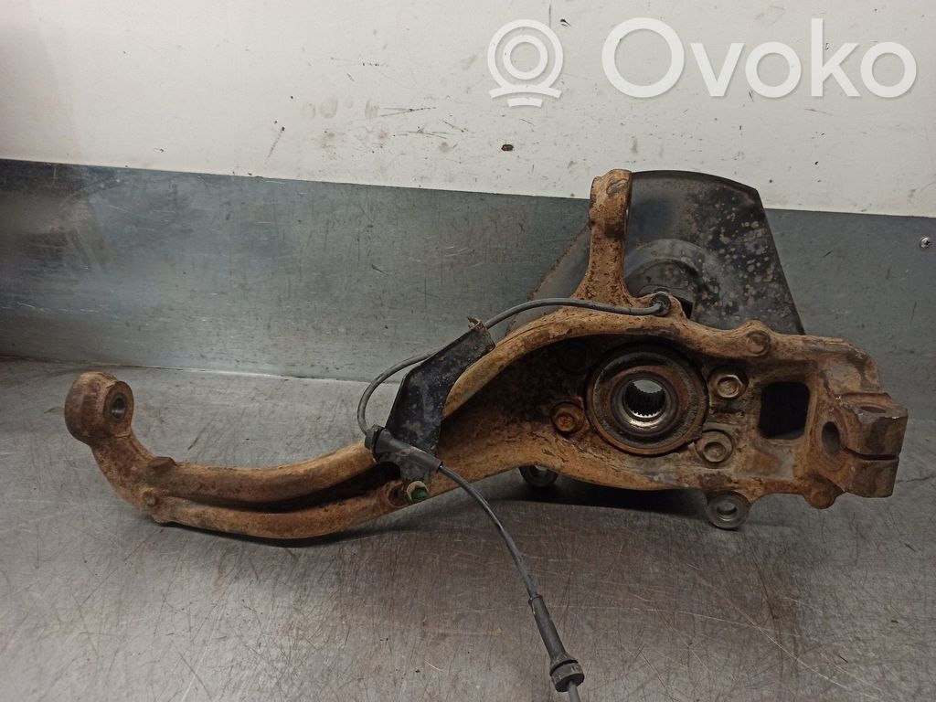 Nissan Pathfinder R51 Front wheel hub spindle knuckle 