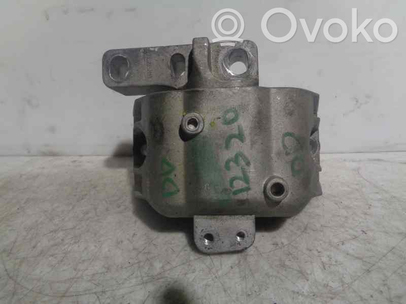 Volkswagen Golf SportWagen Engine mount bracket 