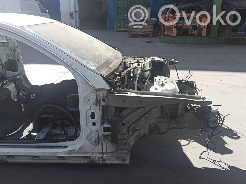 Mercedes-Benz C W204 Front bumper mounting bracket 